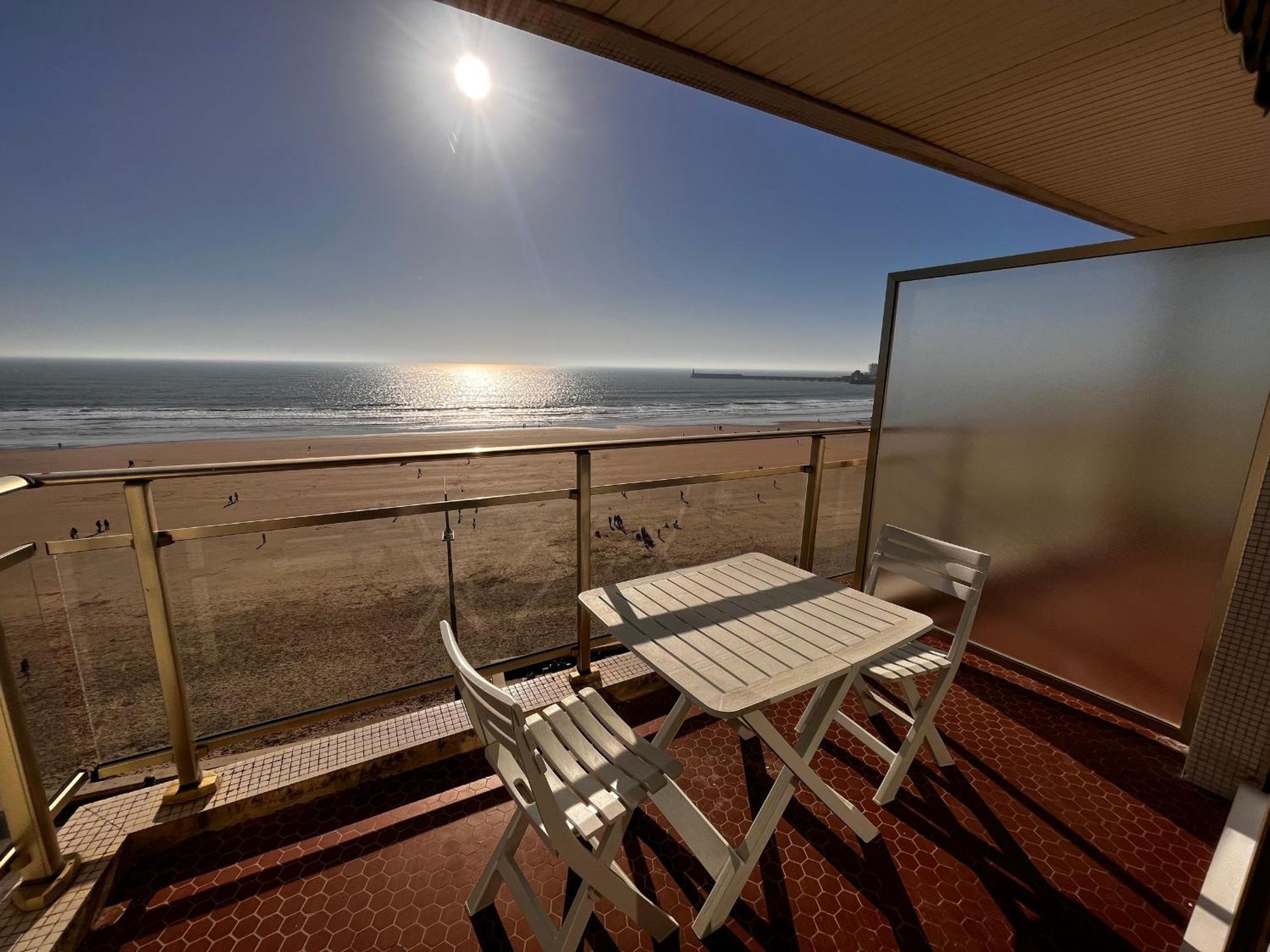 Studio Face Mer Avec Balcon, Proche Commerces Et Plage - Fr-1-197-164 Les Sables-d'Olonne Exterior photo